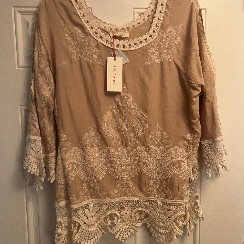 Brand New w/Tags Solitaire Tan & Cream Top